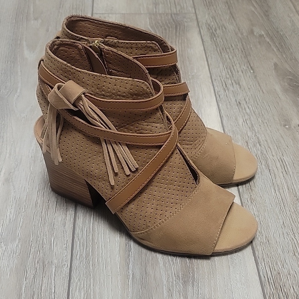 Franco Sarto Fina Tan Suede Booties Size 6 1/2